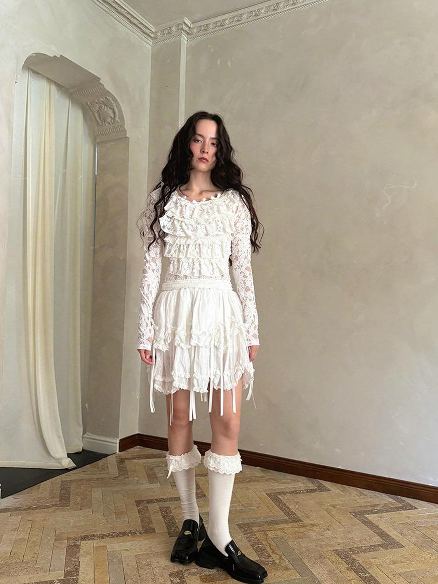 Daytoday Fairy Tale Lace Trim Stretch Top Long Sleeve Sun Protection Layering V-neck T-shirt