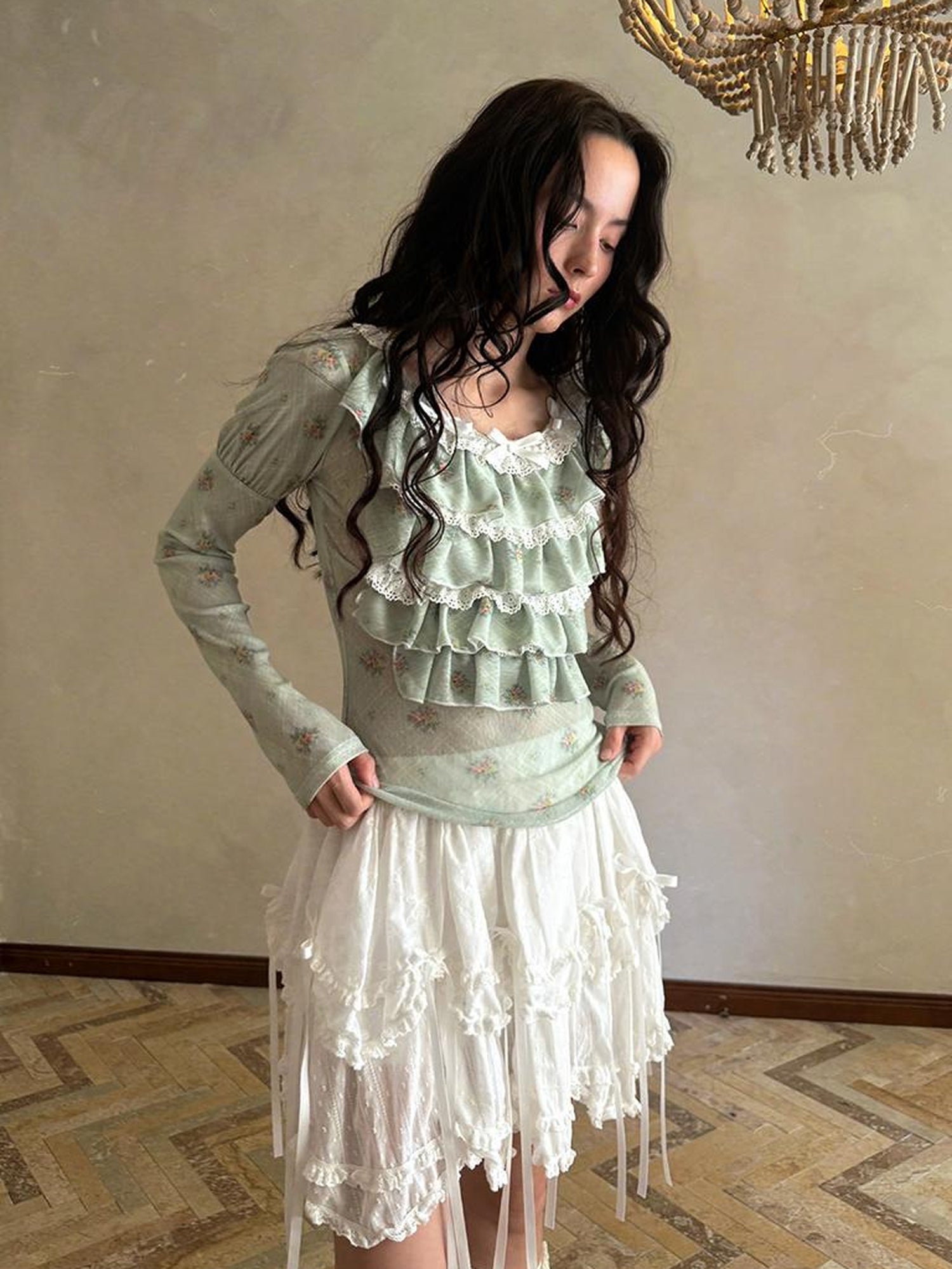Daytoday Fairy Tale Lace Trim Stretch Top Long Sleeve Sun Protection Layering V-neck T-shirt