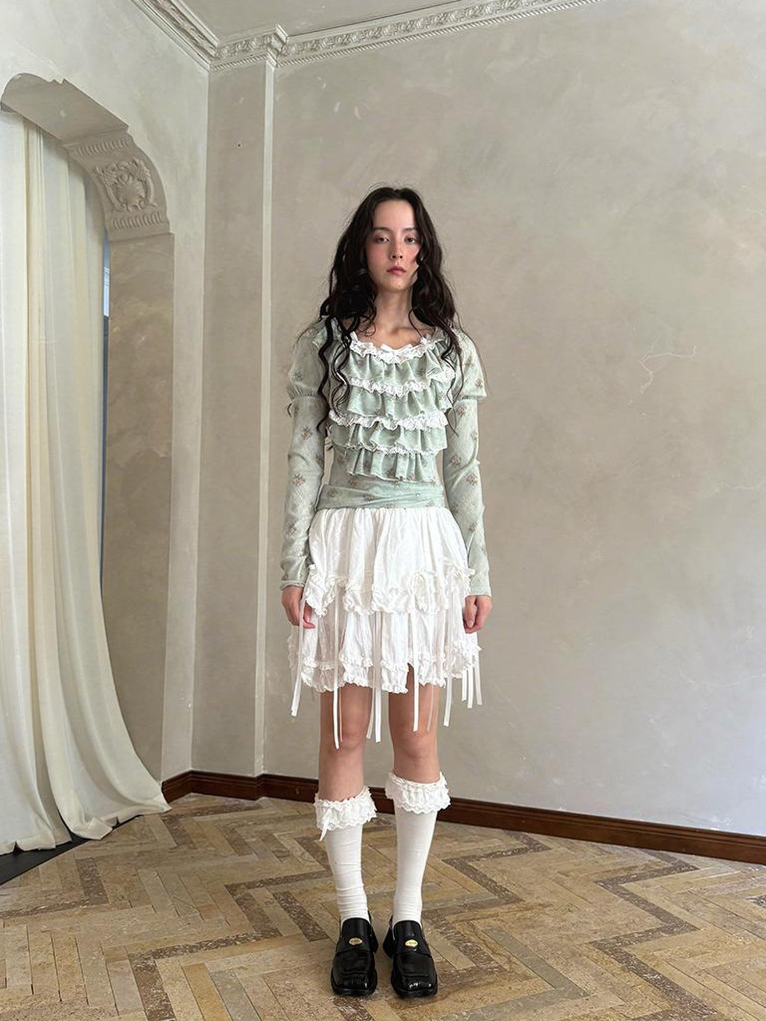 Daytoday Fairy Tale Lace Trim Stretch Top Long Sleeve Sun Protection Layering V-neck T-shirt
