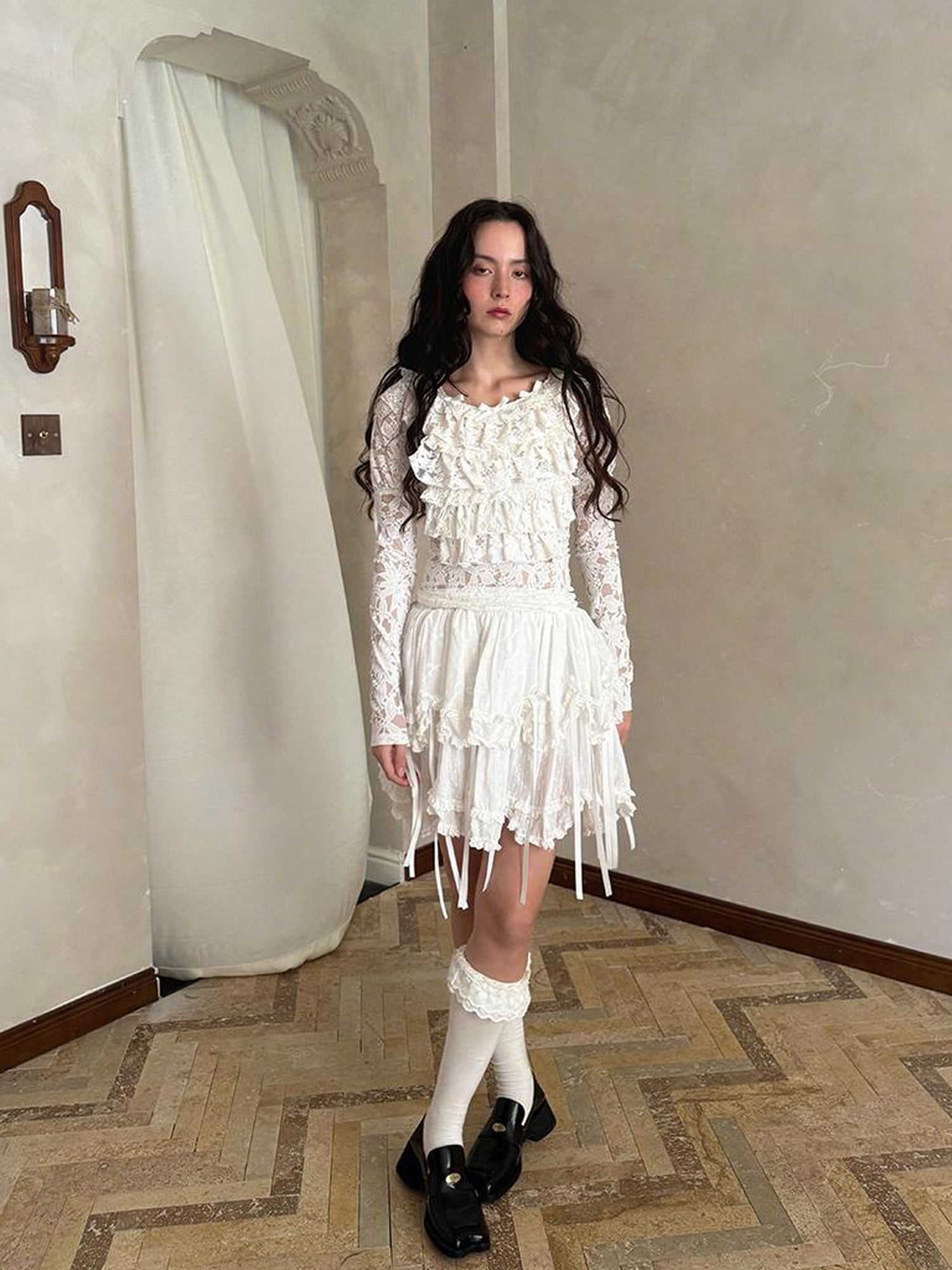 Daytoday Fairy Tale Lace Trim Stretch Top Long Sleeve Sun Protection Layering V-neck T-shirt