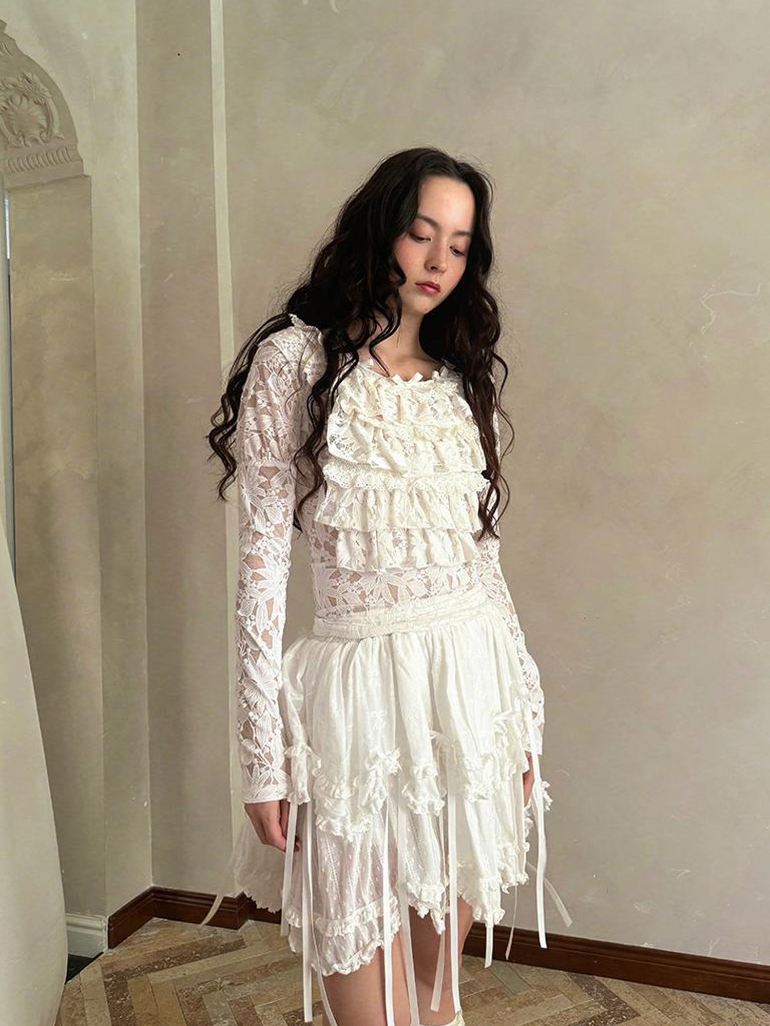 Daytoday Fairy Tale Lace Trim Stretch Top Long Sleeve Sun Protection Layering V-neck T-shirt