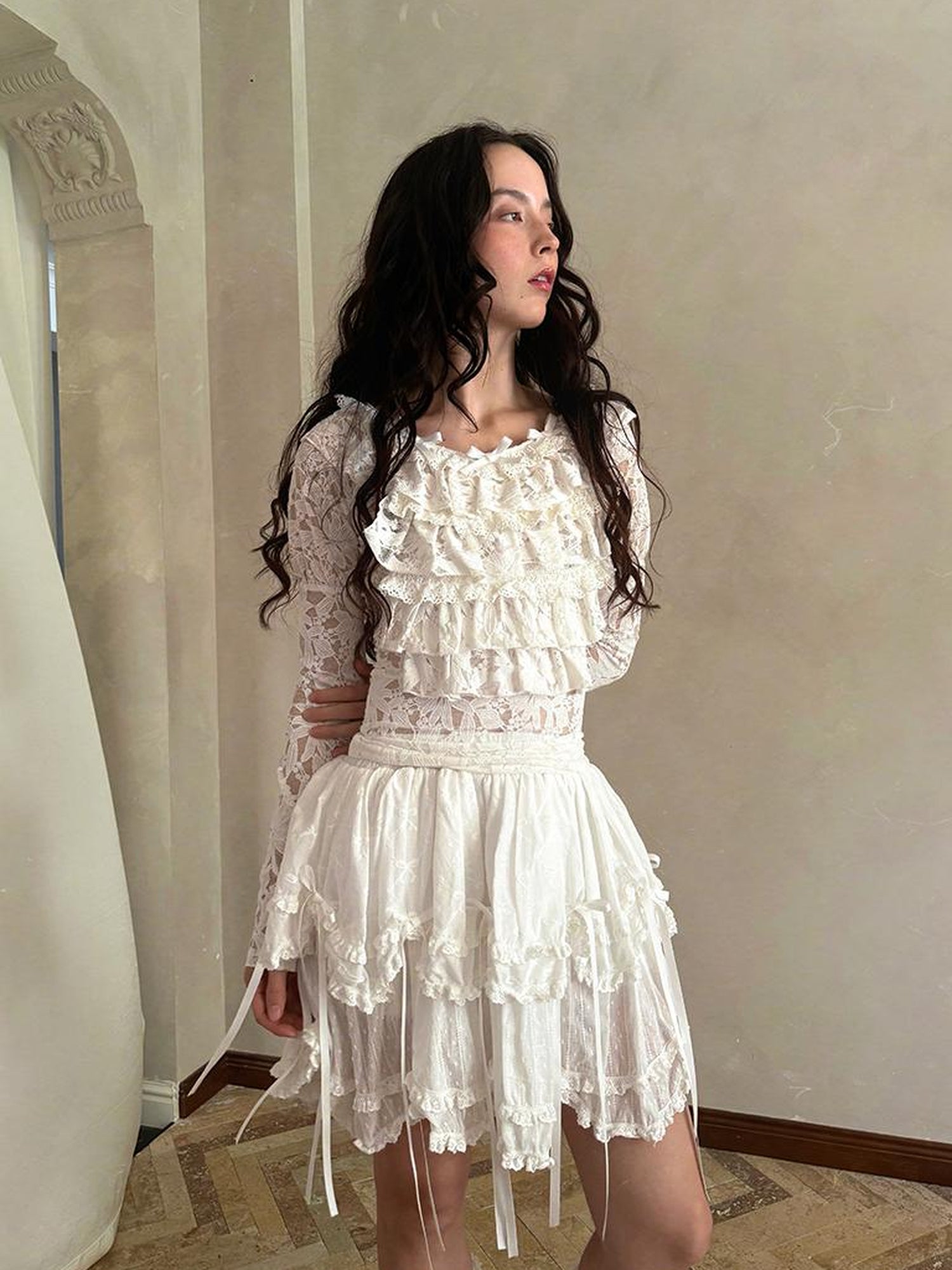 Daytoday Fairy Tale Lace Trim Stretch Top Long Sleeve Sun Protection Layering V-neck T-shirt