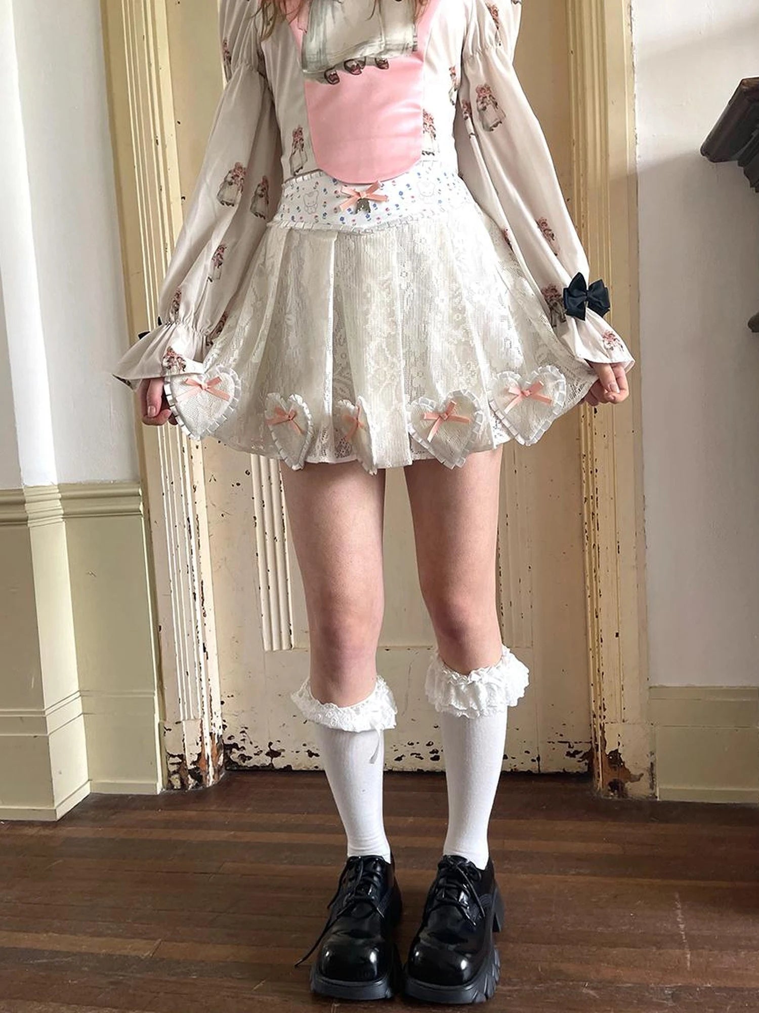 Floral Lace Pleated Mini Skirt With Angel Tears Print