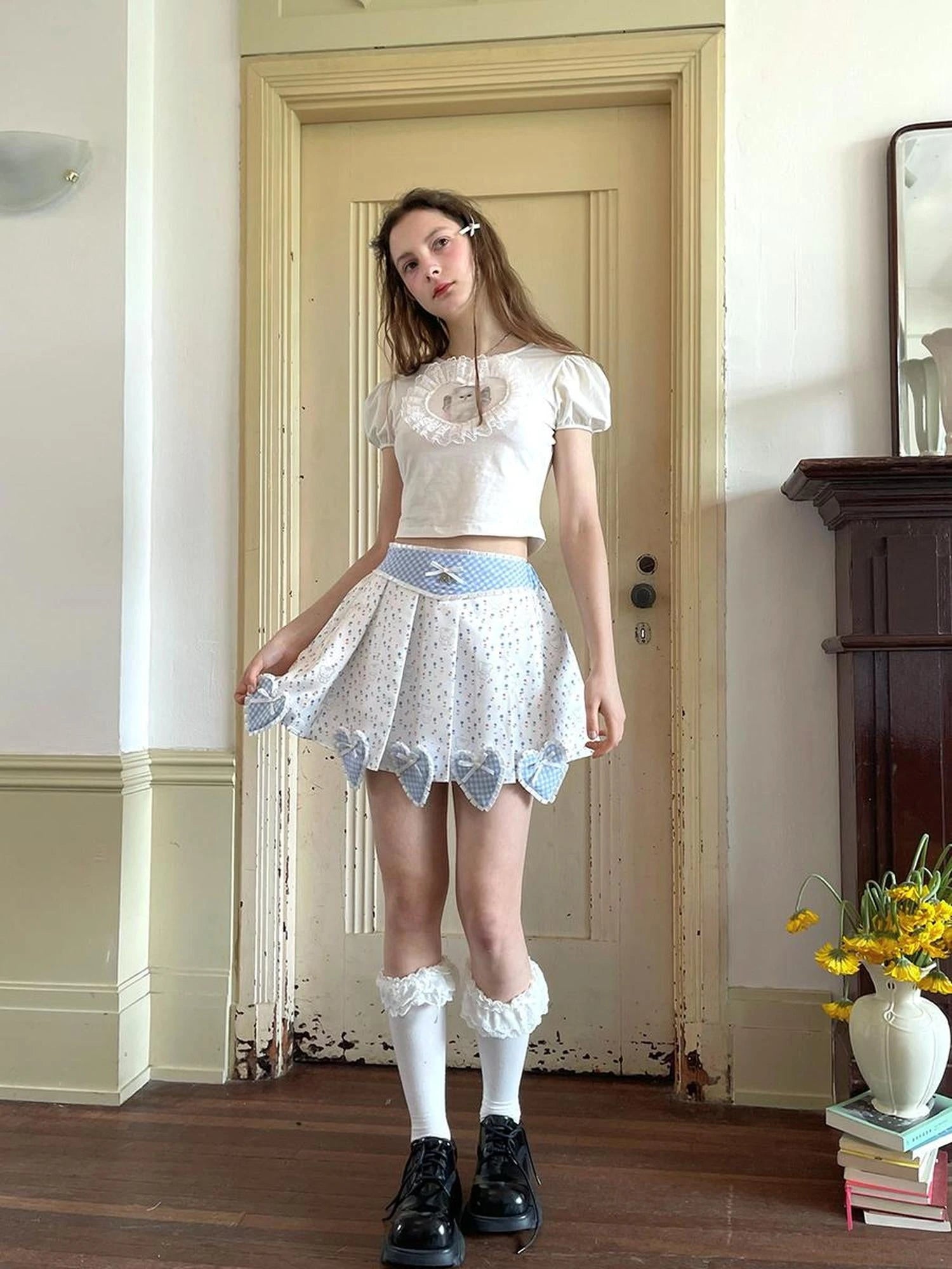 Floral Lace Pleated Mini Skirt With Angel Tears Print