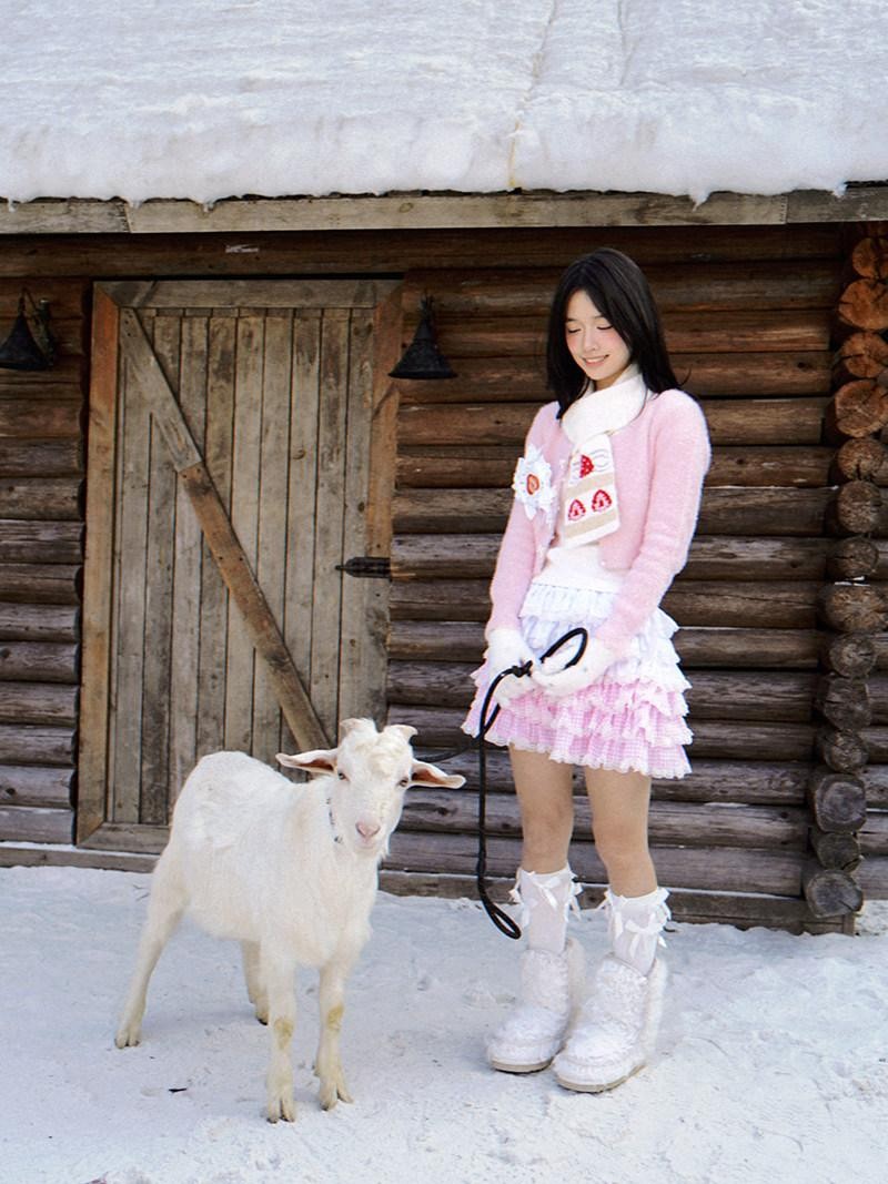 Daytoday Strawberry Cake Jacquard Knit Floral Women&