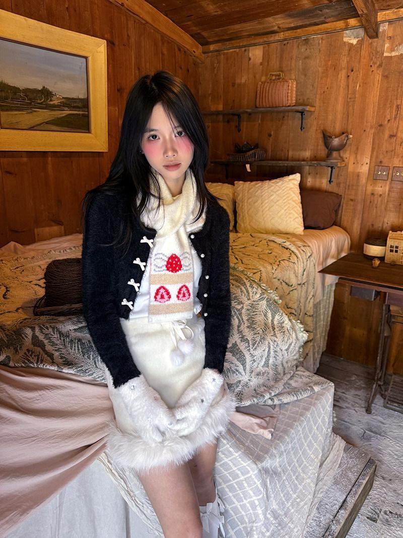 Daytoday Strawberry Cake Jacquard Knit Floral Women&