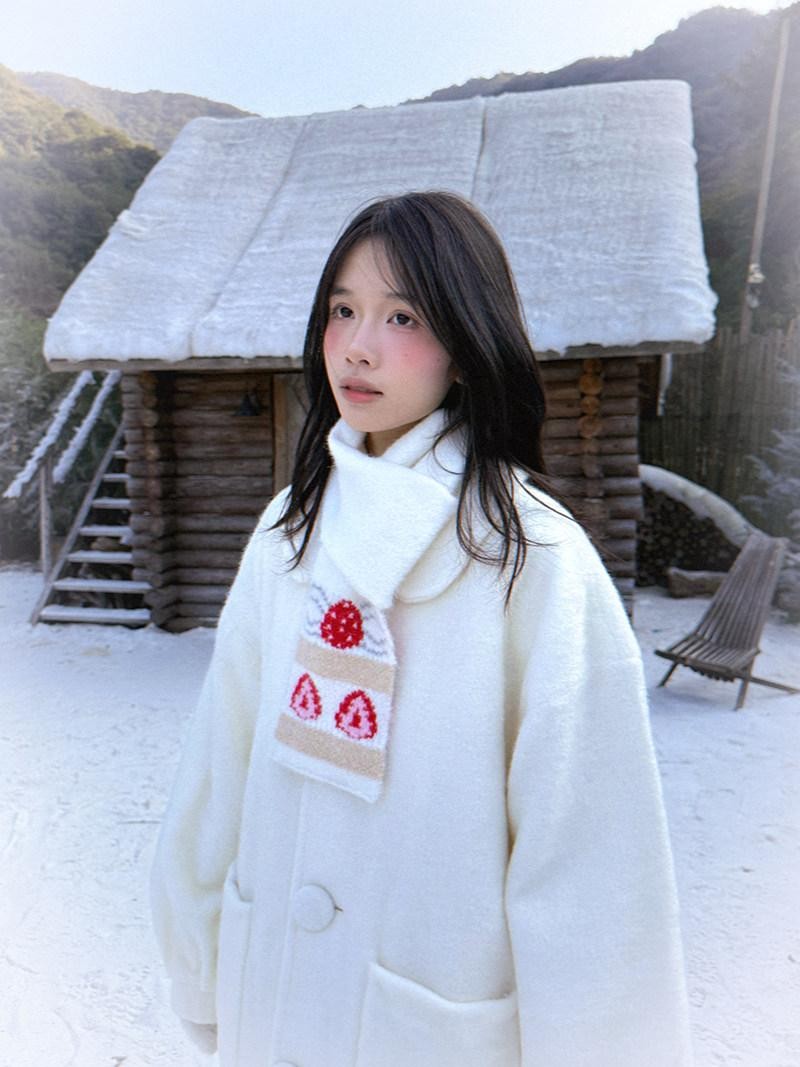 Daytoday Strawberry Cake Jacquard Knit Floral Women&
