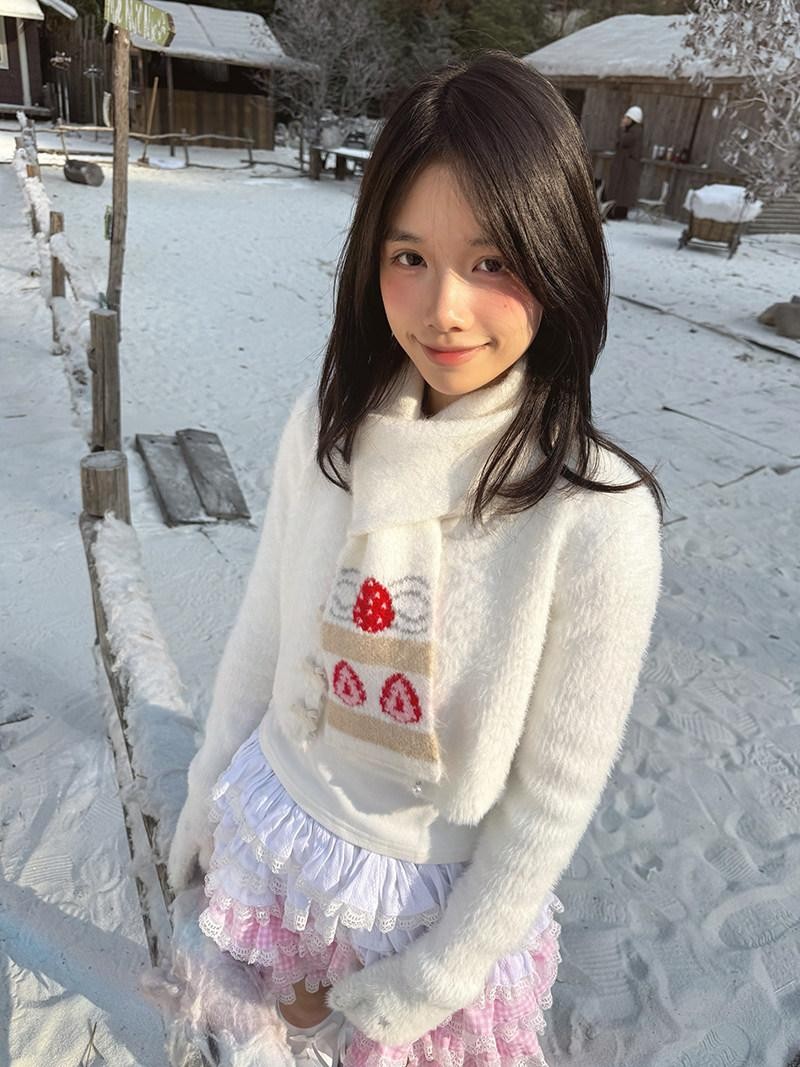 Daytoday Strawberry Cake Jacquard Knit Floral Women&