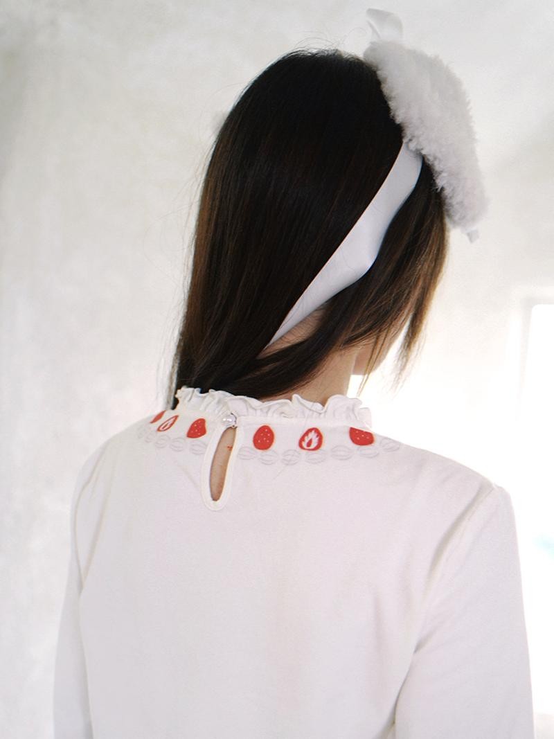 Daytoday Strawberry Print Lace Trim Round Neck Women&