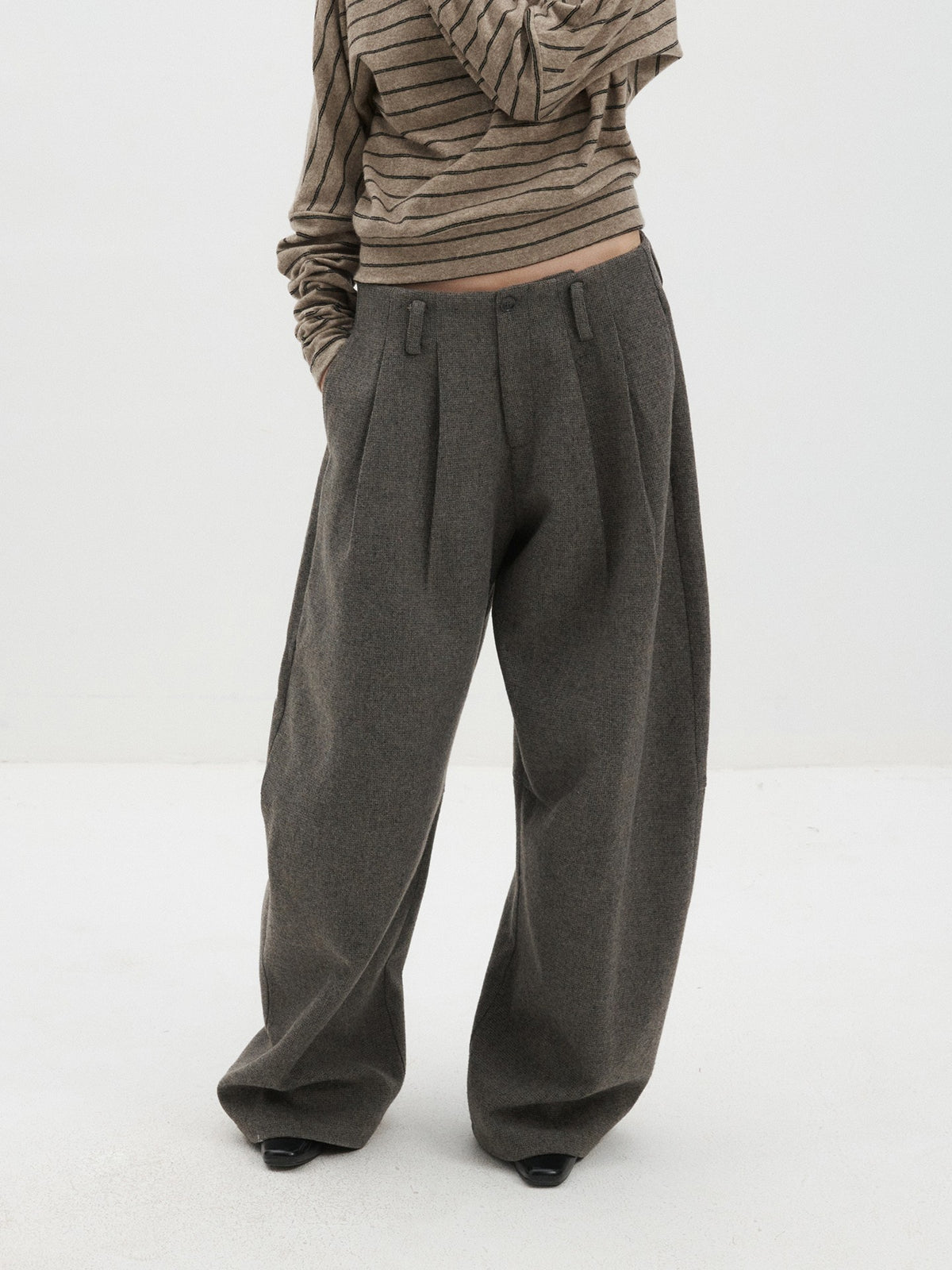 Delivery_Curved_Straight_Leg_Wool_Blend_Women&