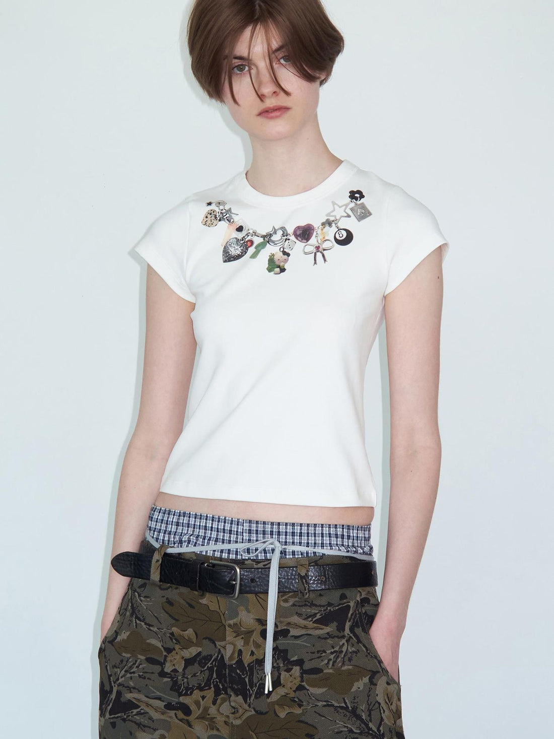 Delivery Delivery Colorful Beaded Necklace Print T-Shirt