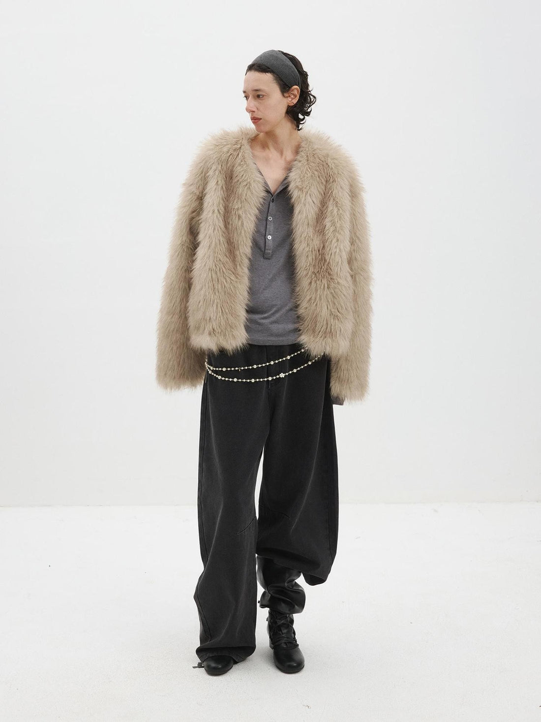 Delivery Fuzzy V-neck Loose Fit Faux Fur Women&