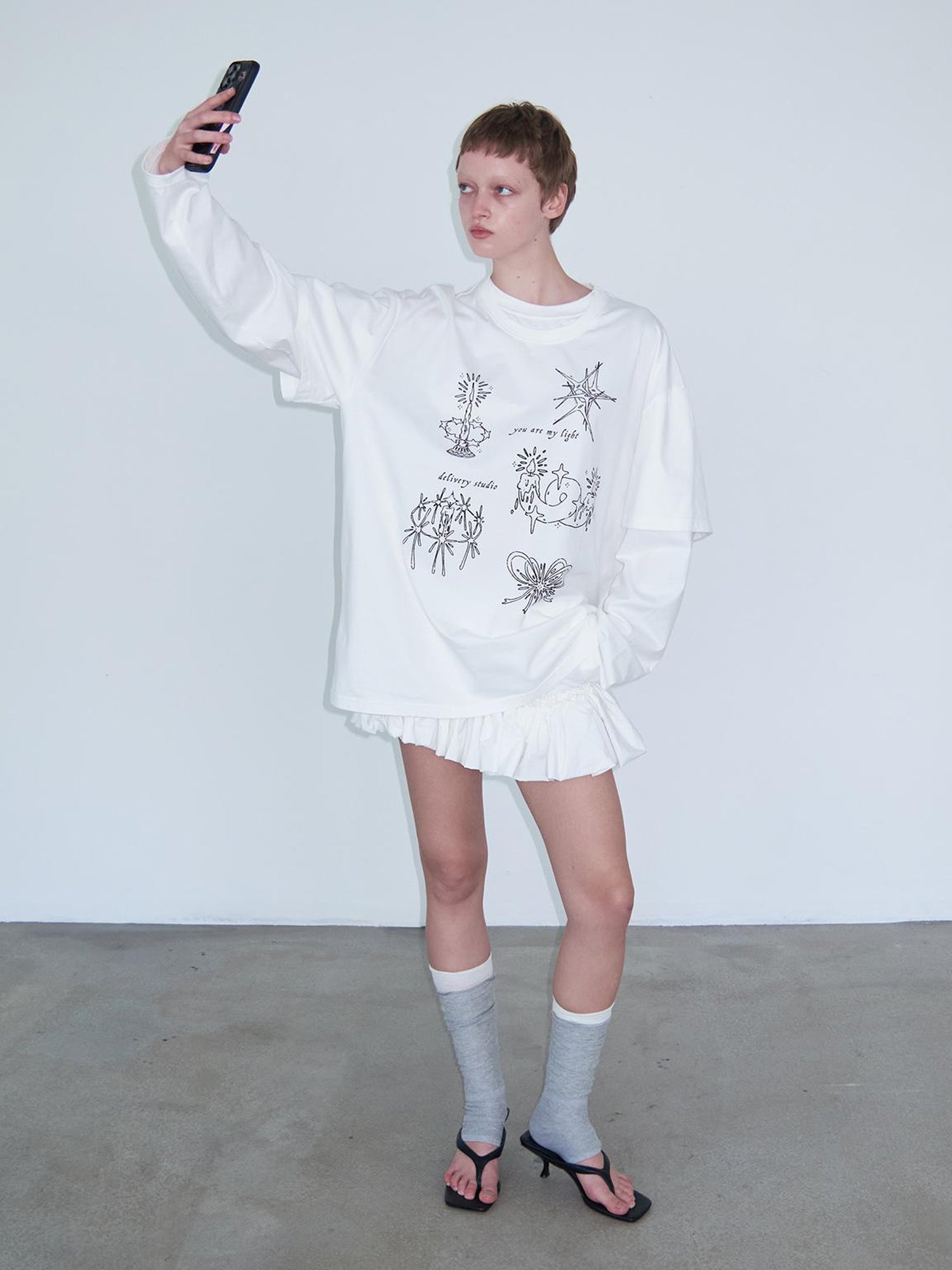 Delivery Graffiti Print Drop Shoulder T-shirt With Double Collar and Sleeve Design