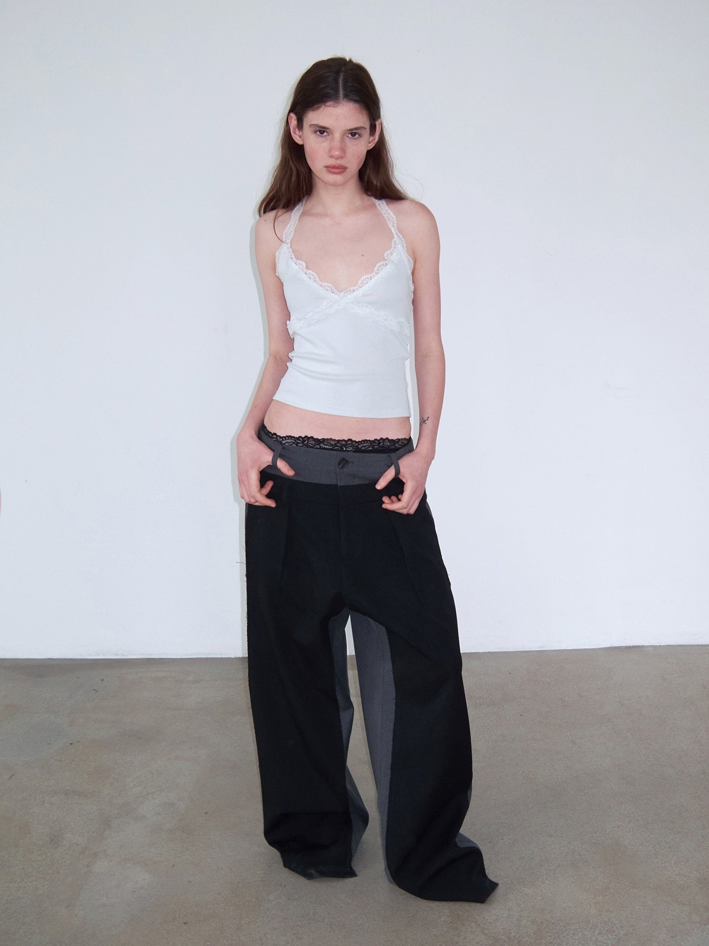 Delivery_Lace_Trim_Backless_Spliced_V-neck_Slim_Short_Women&