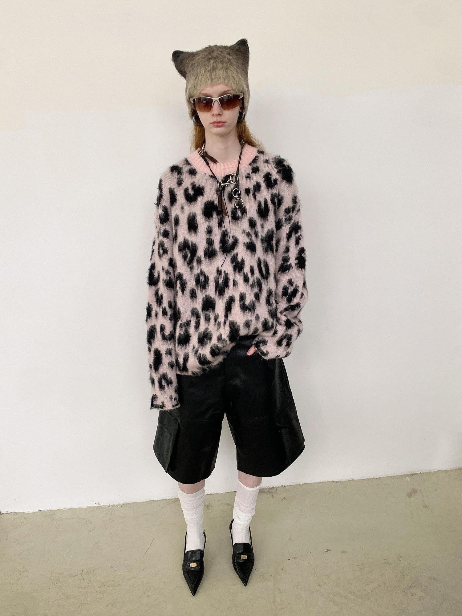 Delivery Pink Black Leopard Jacquard Brushed Plush Crewneck Women&