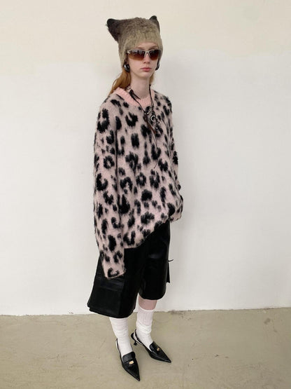 Delivery Pink Black Leopard Jacquard Brushed Plush Crewneck Women&