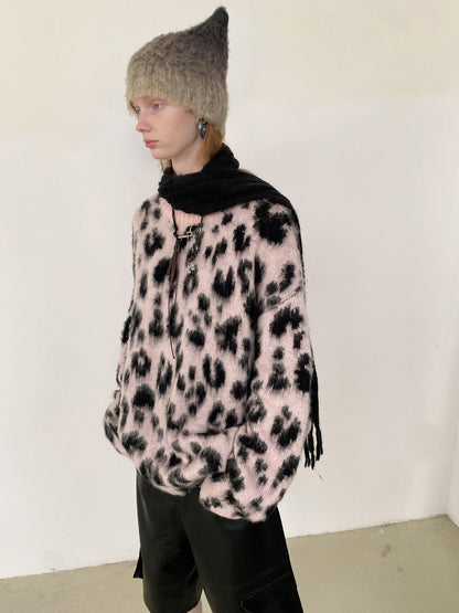 Delivery Pink Black Leopard Jacquard Brushed Plush Crewneck Women&