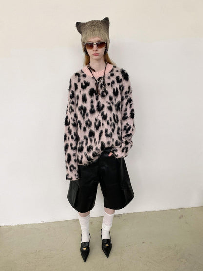 Delivery Pink Black Leopard Jacquard Brushed Plush Crewneck Women&