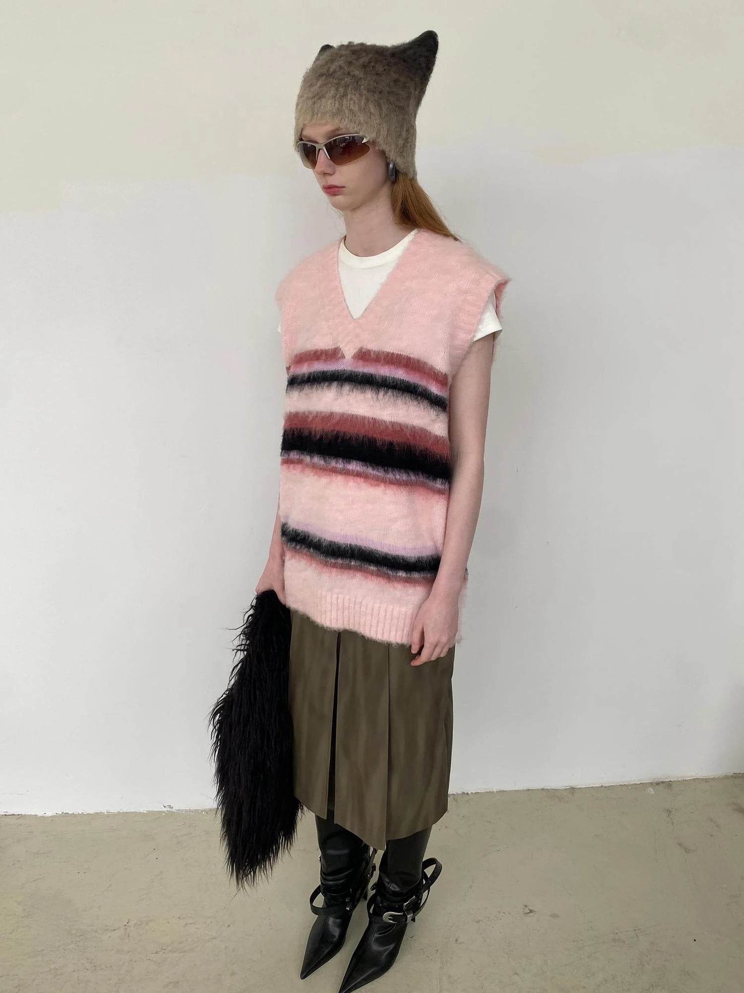 V-neck Cable Knit Wool Vest In Pale Pink Stripes