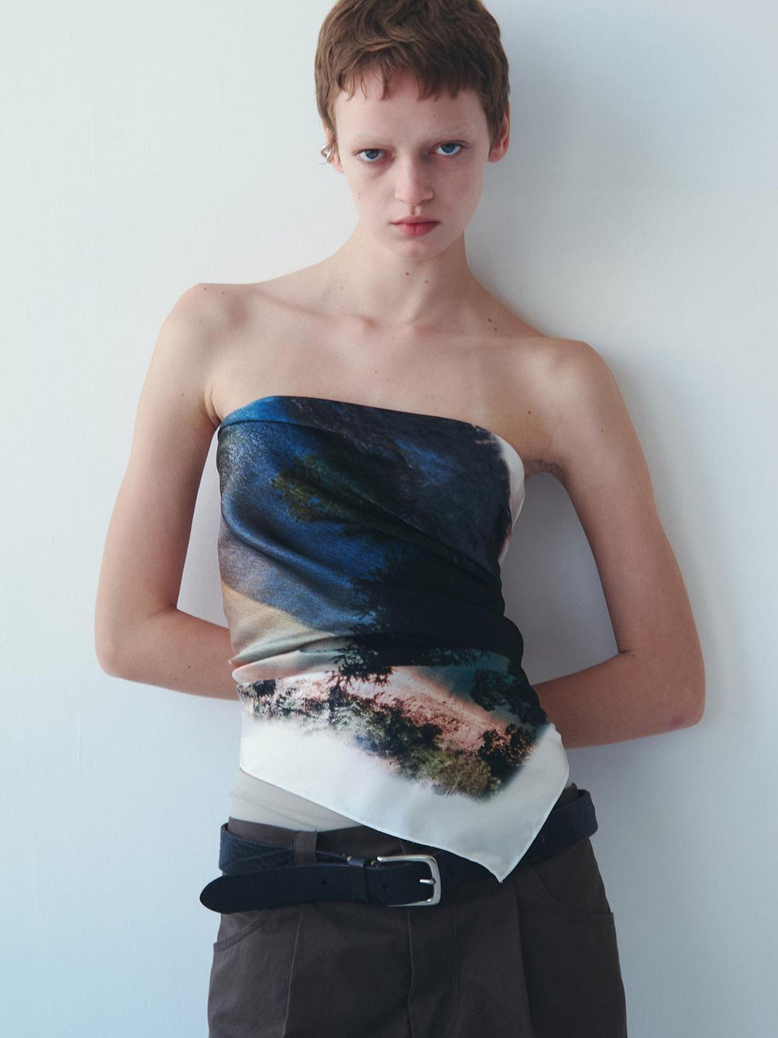 Delivery V-neck T-shirt Long Sleeve