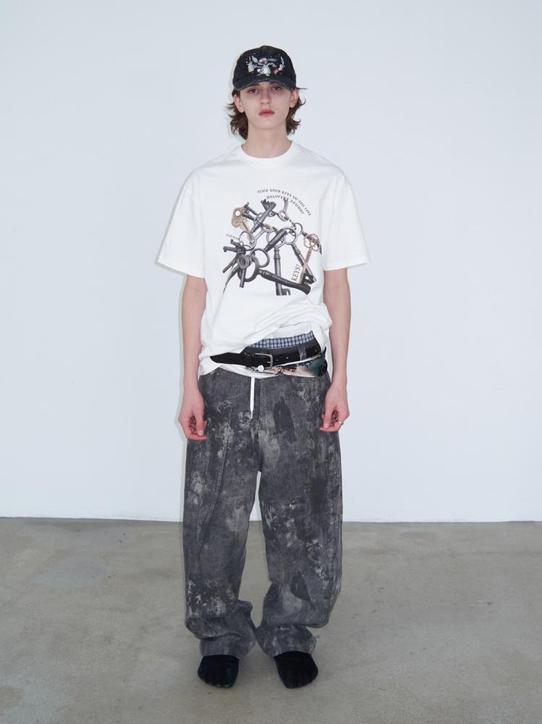 Delivery Vintage Metal Key Print Oversized Cotton Tee