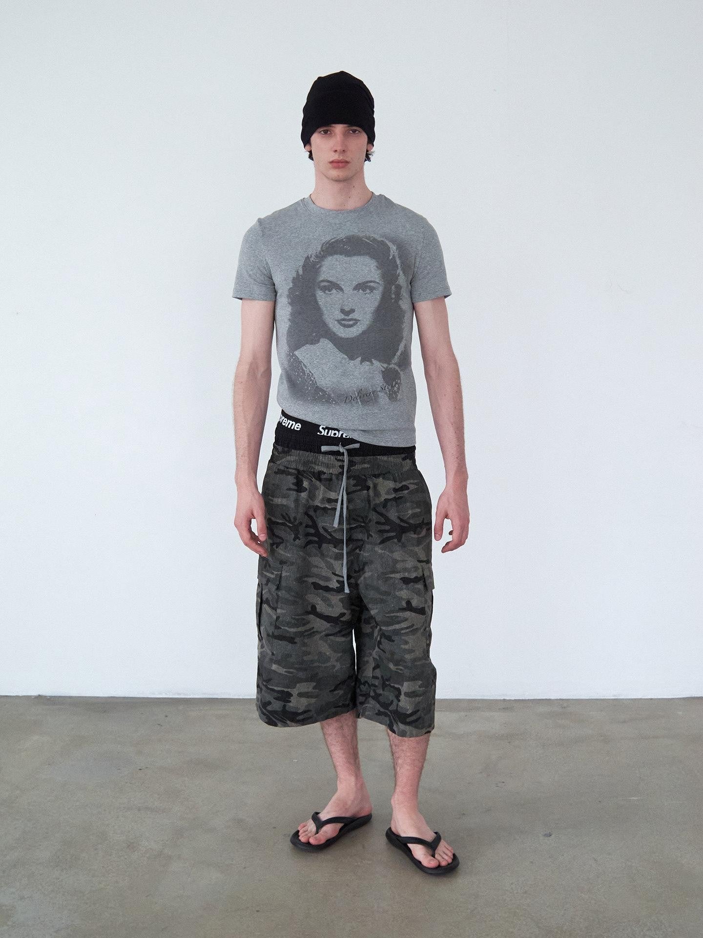 Delivery Vintage Portrait Print Straight Cut Grey Women&
