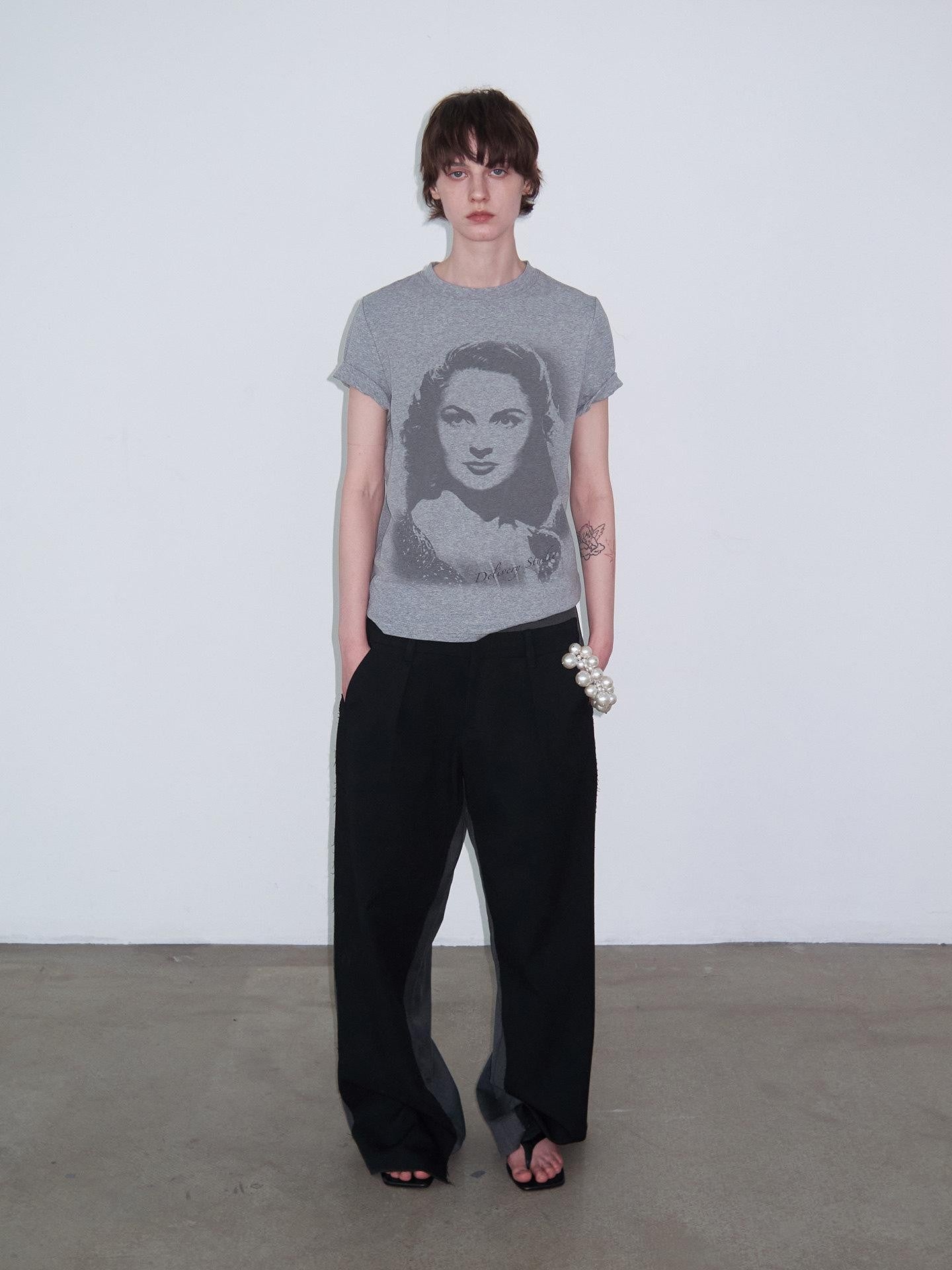 Delivery Vintage Portrait Print Straight Cut Grey Women&