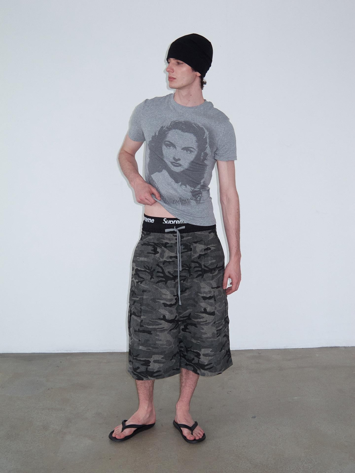 Delivery Vintage Portrait Print Straight Cut Grey Women&