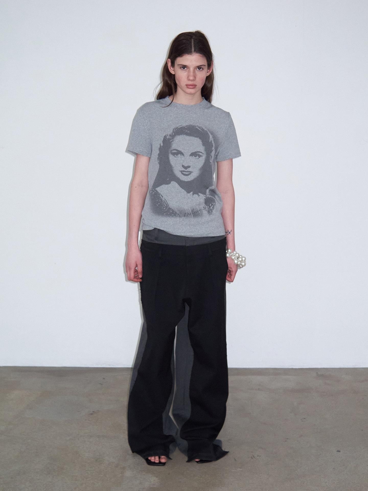 Delivery Vintage Portrait Print Straight Cut Grey Women&