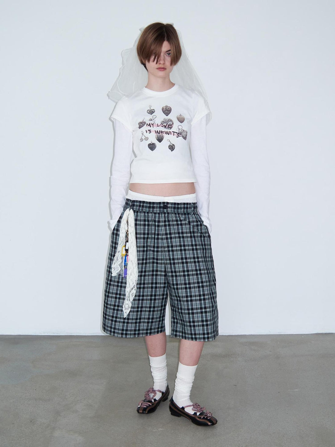 Delivery Vintage Silver Black Distressed Heart Print T-shirt