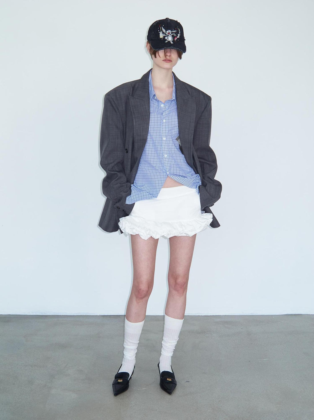 Delivery White Layered Ruffle Bloom Short Skirt
