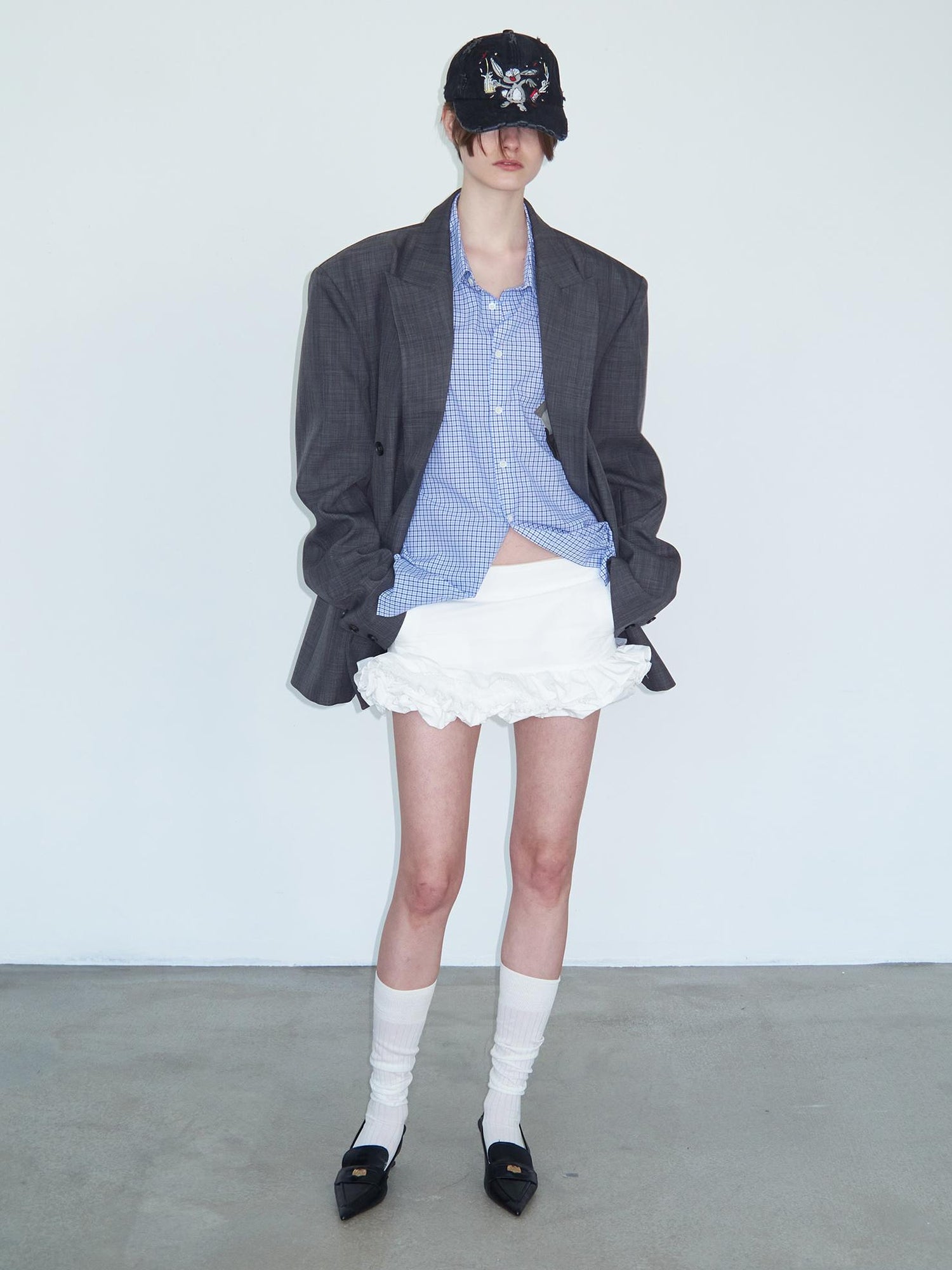 Delivery White Layered Ruffle Bloom Short Skirt