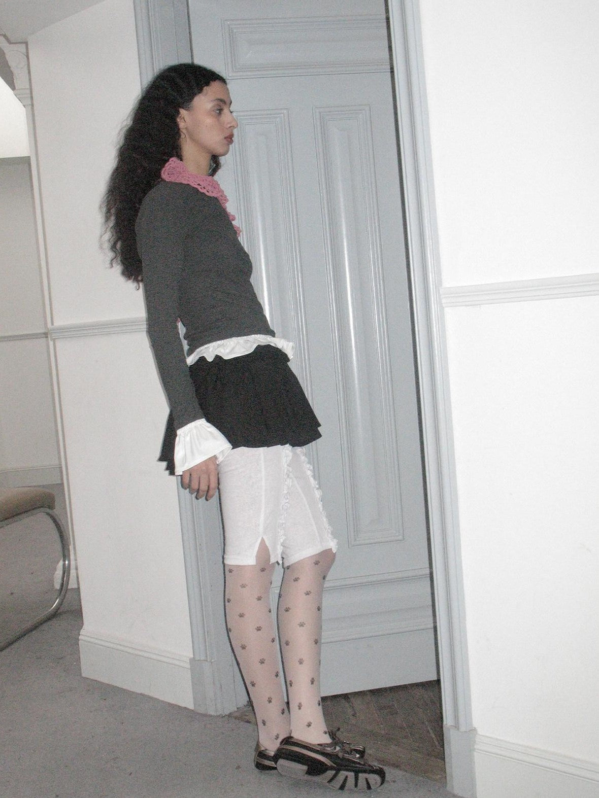 Dorydory Beige Black Solid Cake Layer Mid Waist Short Women&