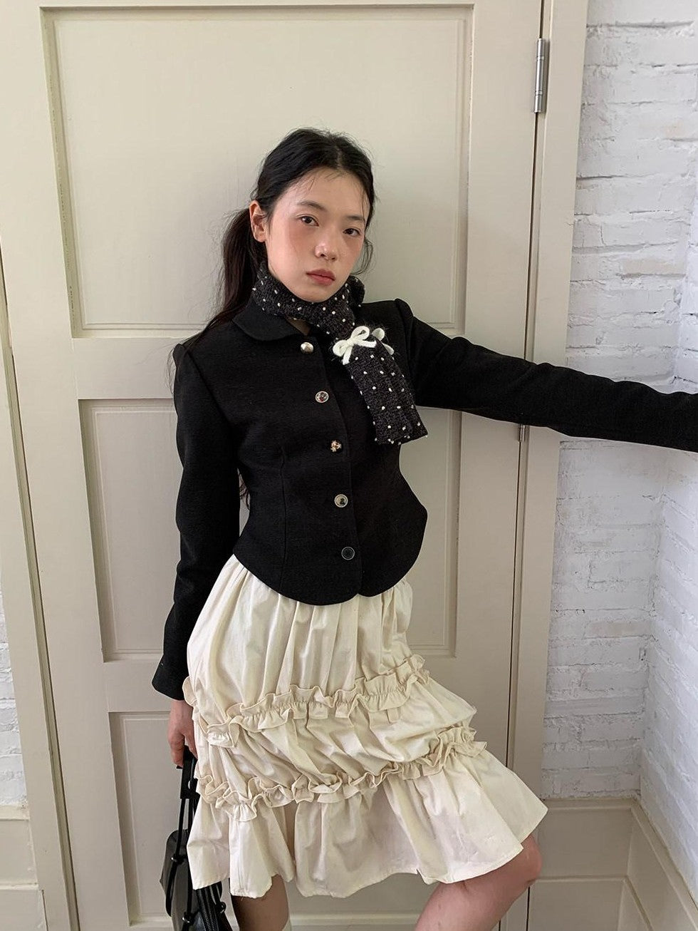 Dorydory Black Cinched Waist Small Round Neck Women&