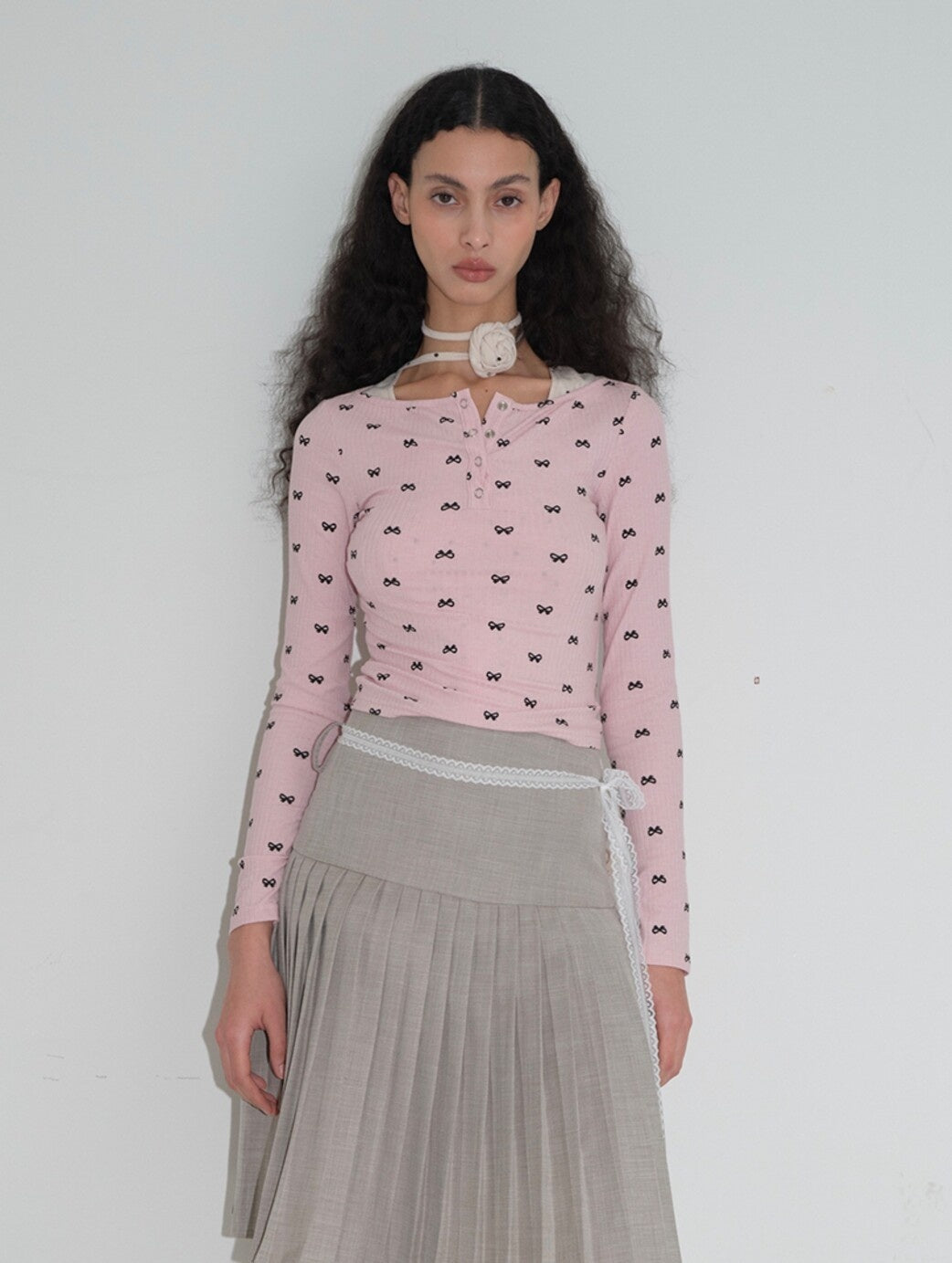 Dorydory_Bow_Henley_Collar_Slim_Fit_Women&