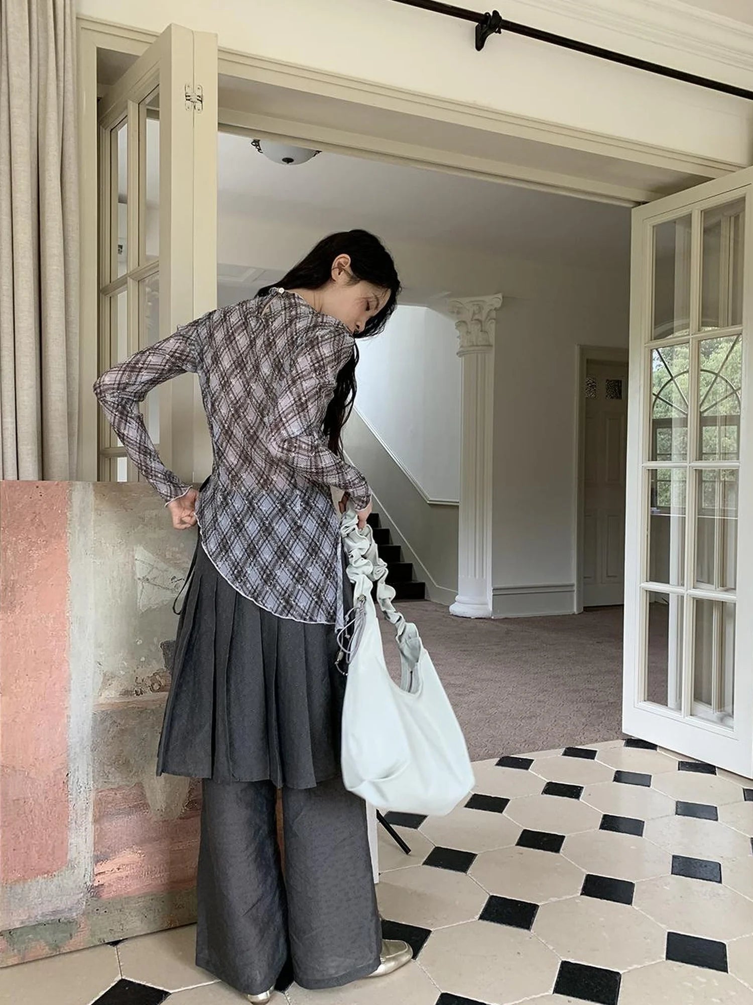 Dorydory Diamond Mesh Ruffle Hem Long Sleeve Tee