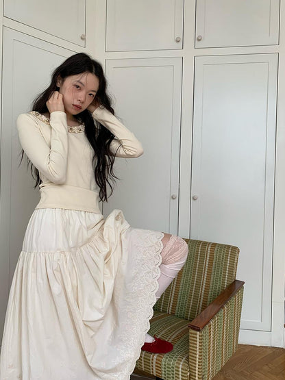 Dorydory Dorydory White Lace Trim Knit Top With Gold Button