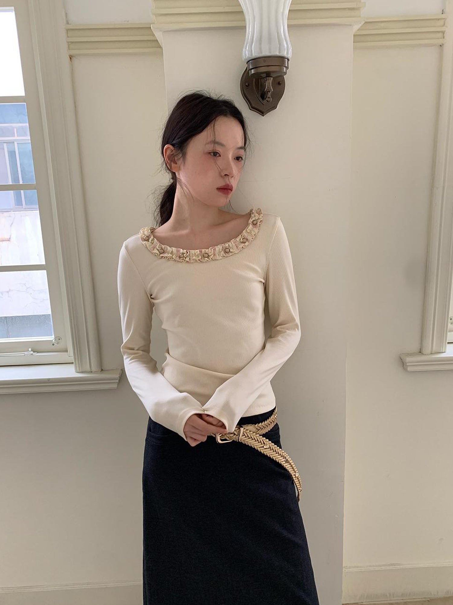 Dorydory Dorydory White Lace Trim Knit Top With Gold Button