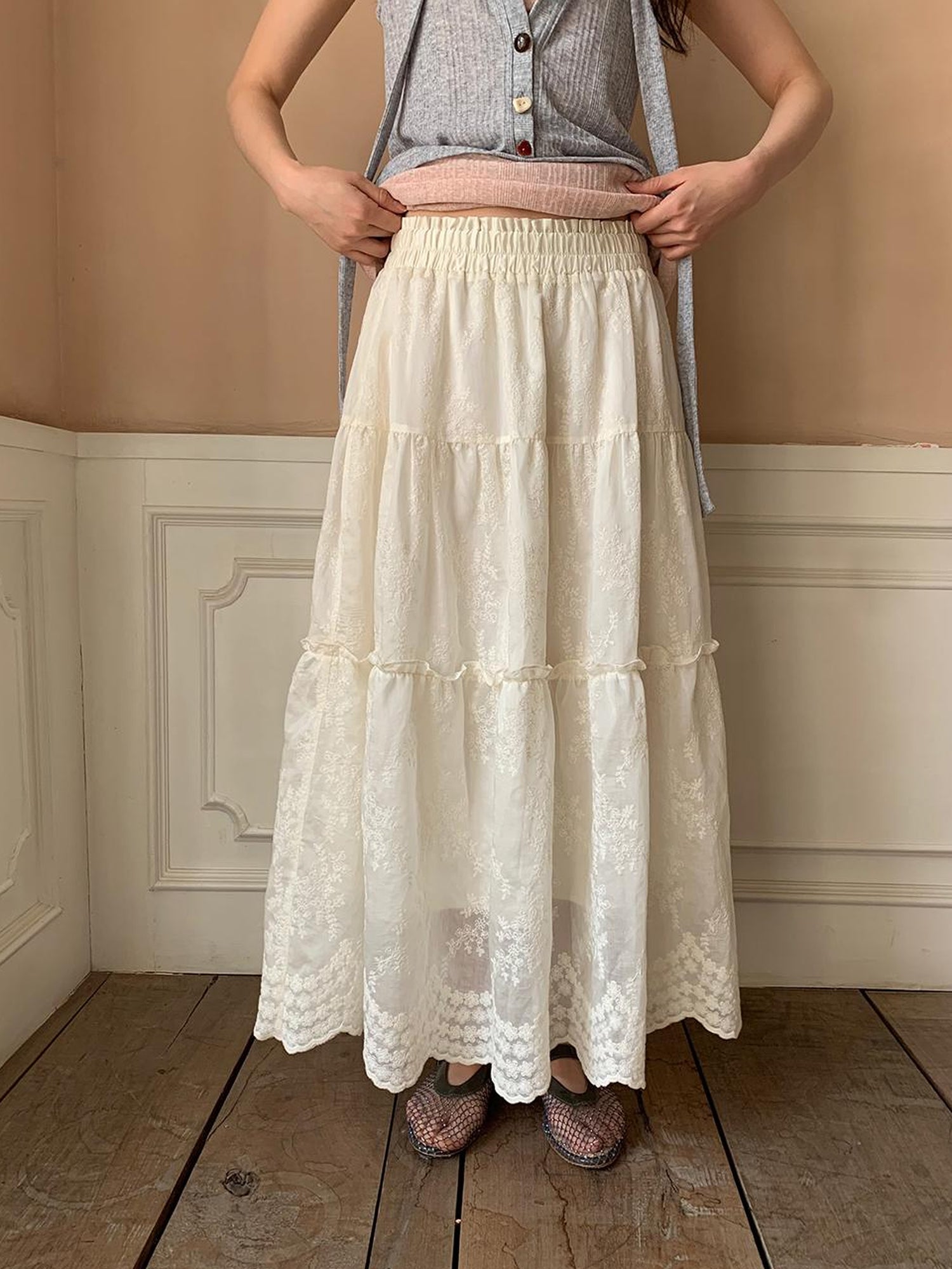 Dorydory Embroidered Wave Hem White Skirt Elegant Floral Lace A Line Midi