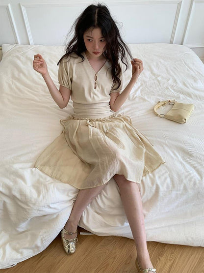 Dorydory Floral Sleeve Sheer V-Neck Cropped Tee