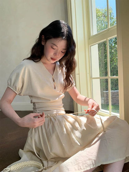 Floral Sleeve Sheer V-Neck Cropped Tee