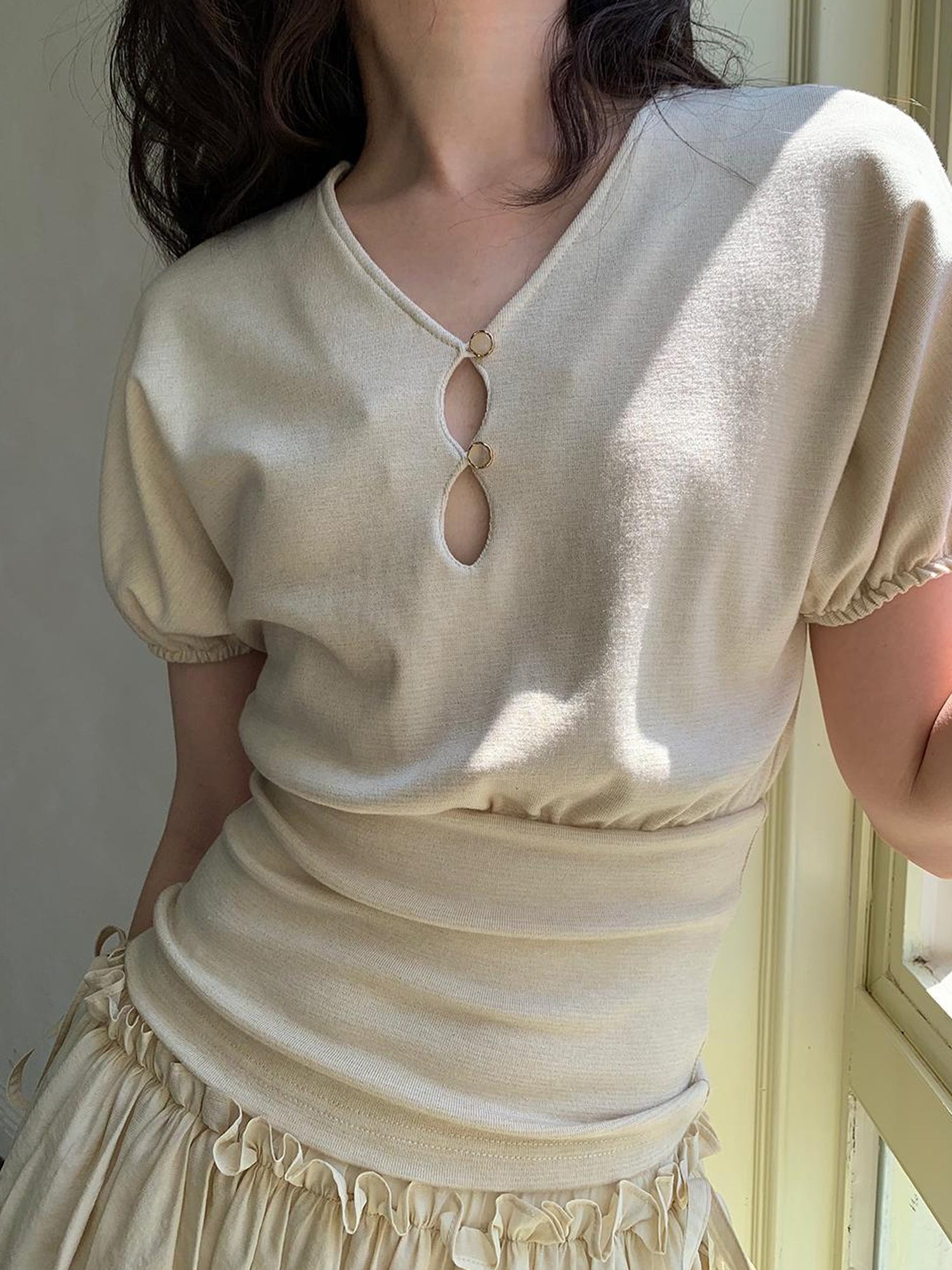 Dorydory Floral Sleeve Sheer V-Neck Cropped Tee