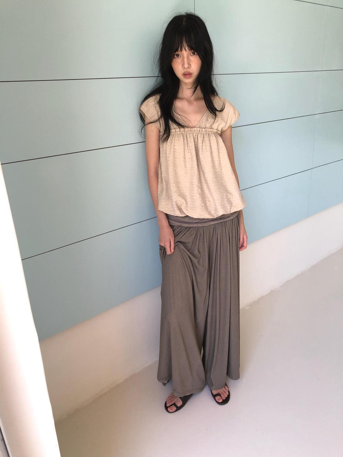 Dorydory Khaki Ruched V-neck Cropped Bubble Hem Women&