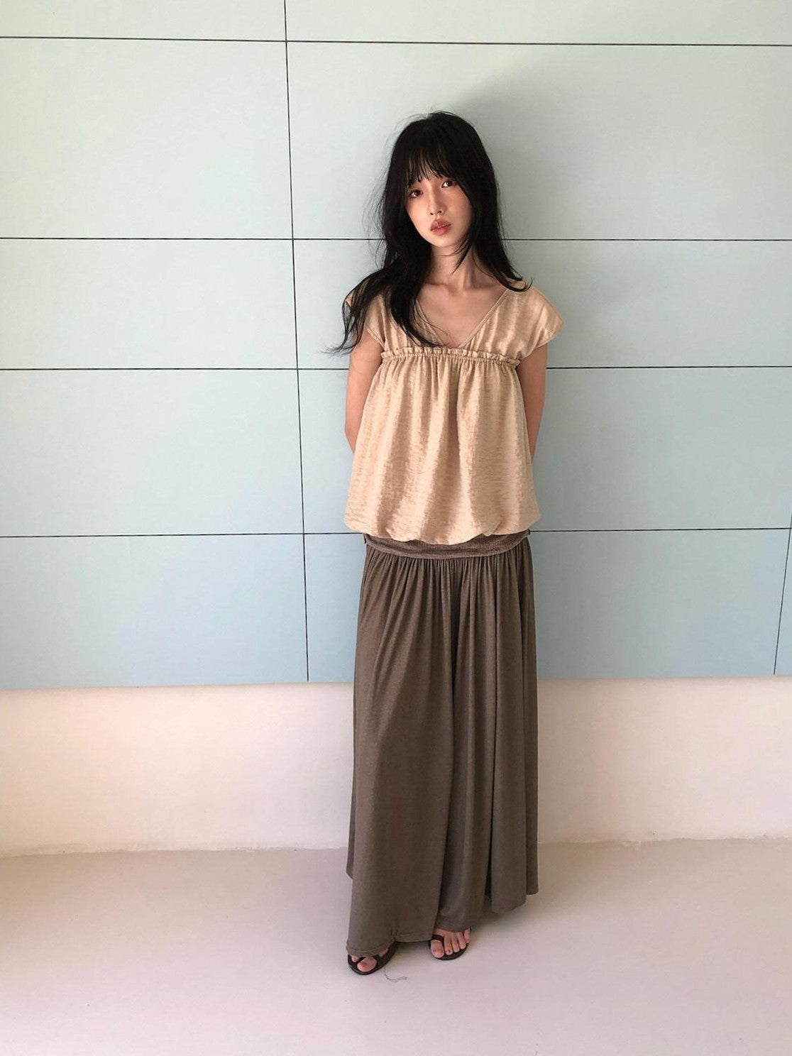 Dorydory Khaki Ruched V-neck Cropped Bubble Hem Women&