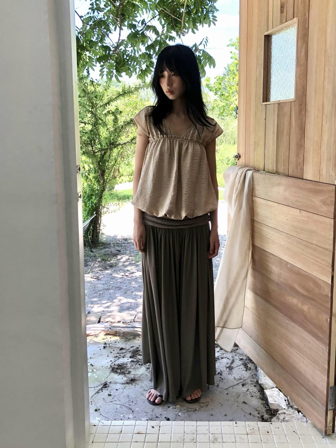 Dorydory Khaki Ruched V-neck Cropped Bubble Hem Women&