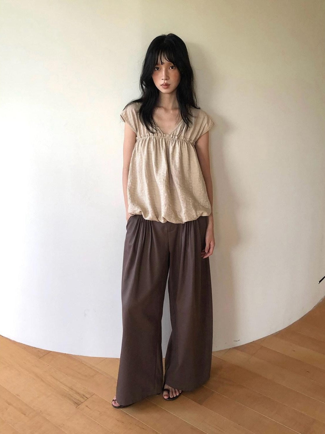 Dorydory Khaki Ruched V-neck Cropped Bubble Hem Women&