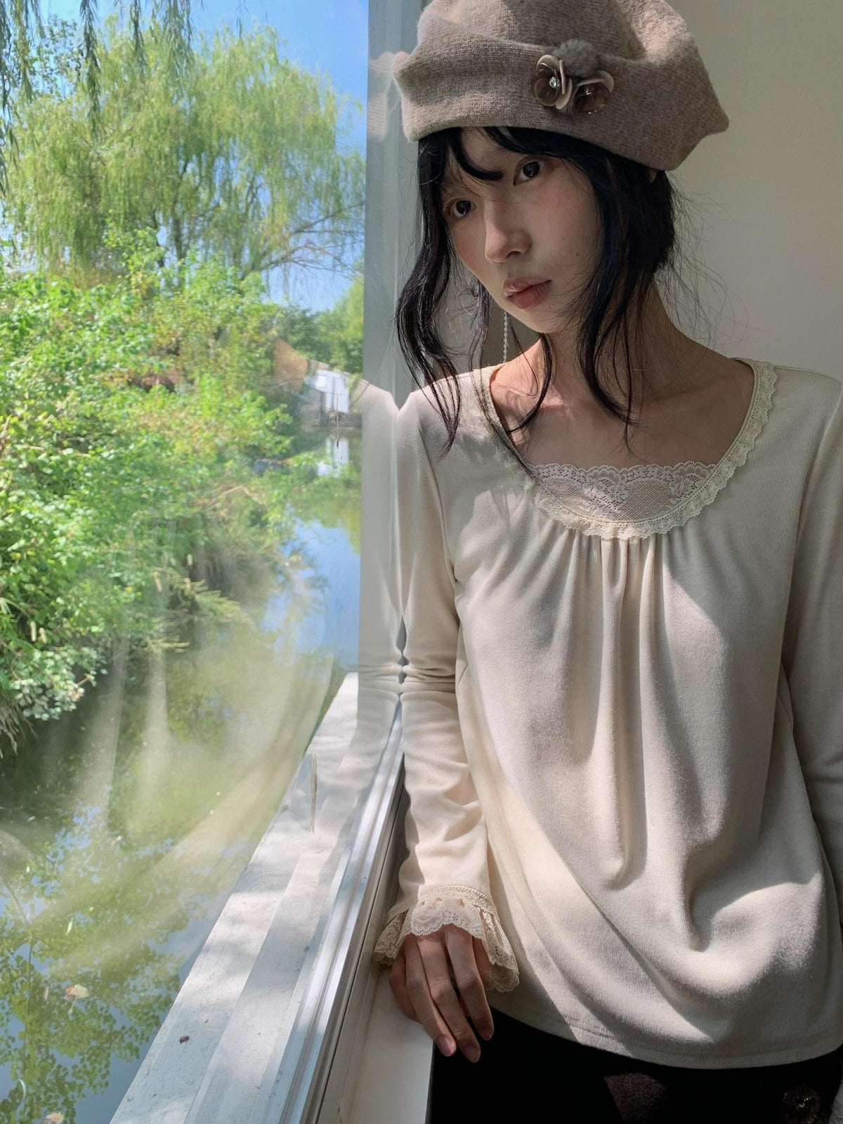 Dorydory Lace Trim Ruched Knit Crew Neck Women&