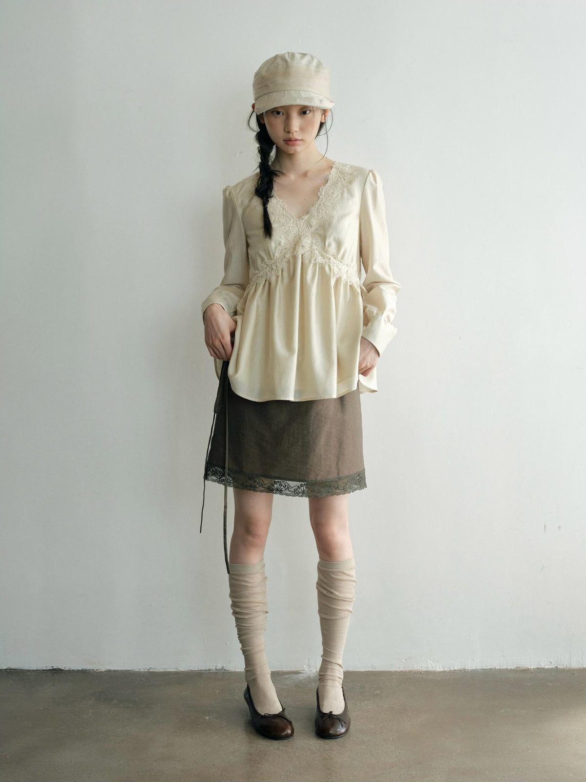 Dorydory Lace Trim V-neck Long Sleeve Waist Tie Women&