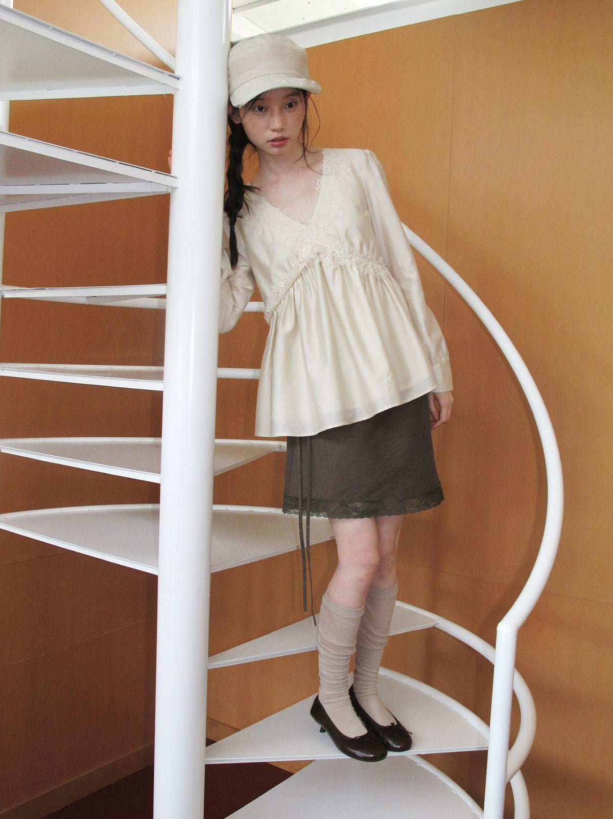 Dorydory Lace Trim V-neck Long Sleeve Waist Tie Women&