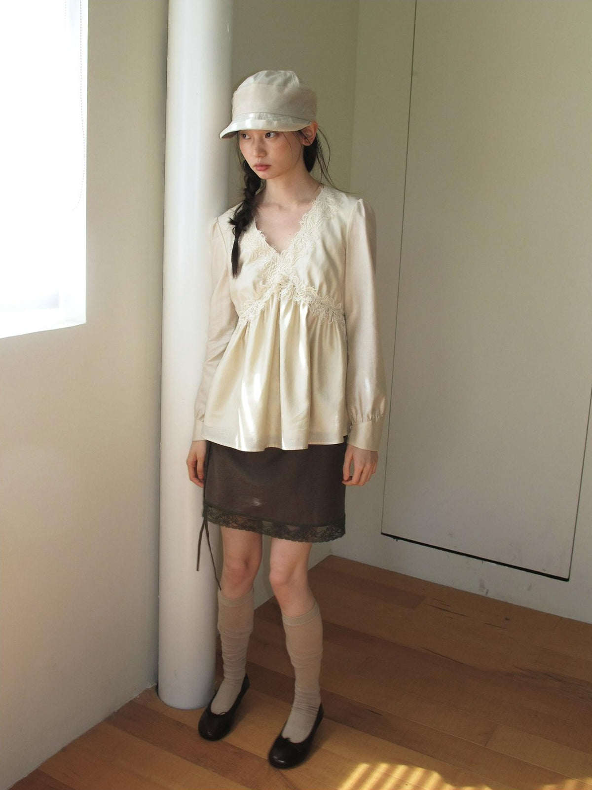 Dorydory Lace Trim V-neck Long Sleeve Waist Tie Women&